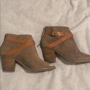 Lucky brand tan booties